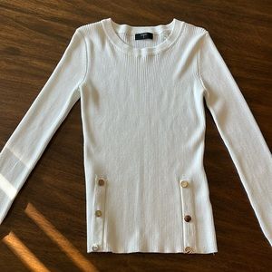 Tahari Fitted White Ribbed Sweater